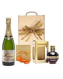 personalised-champagne-and-chambord-with-luxury-chocolates-in-wooden-box