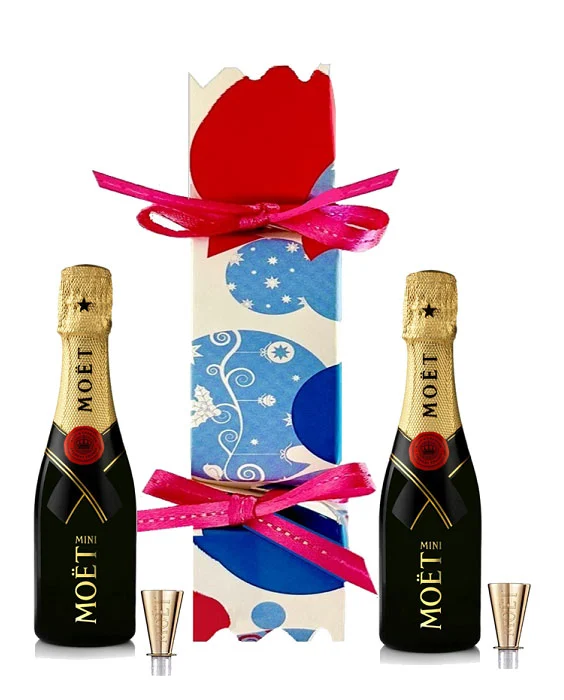 Personalised-champagne-in-hamper